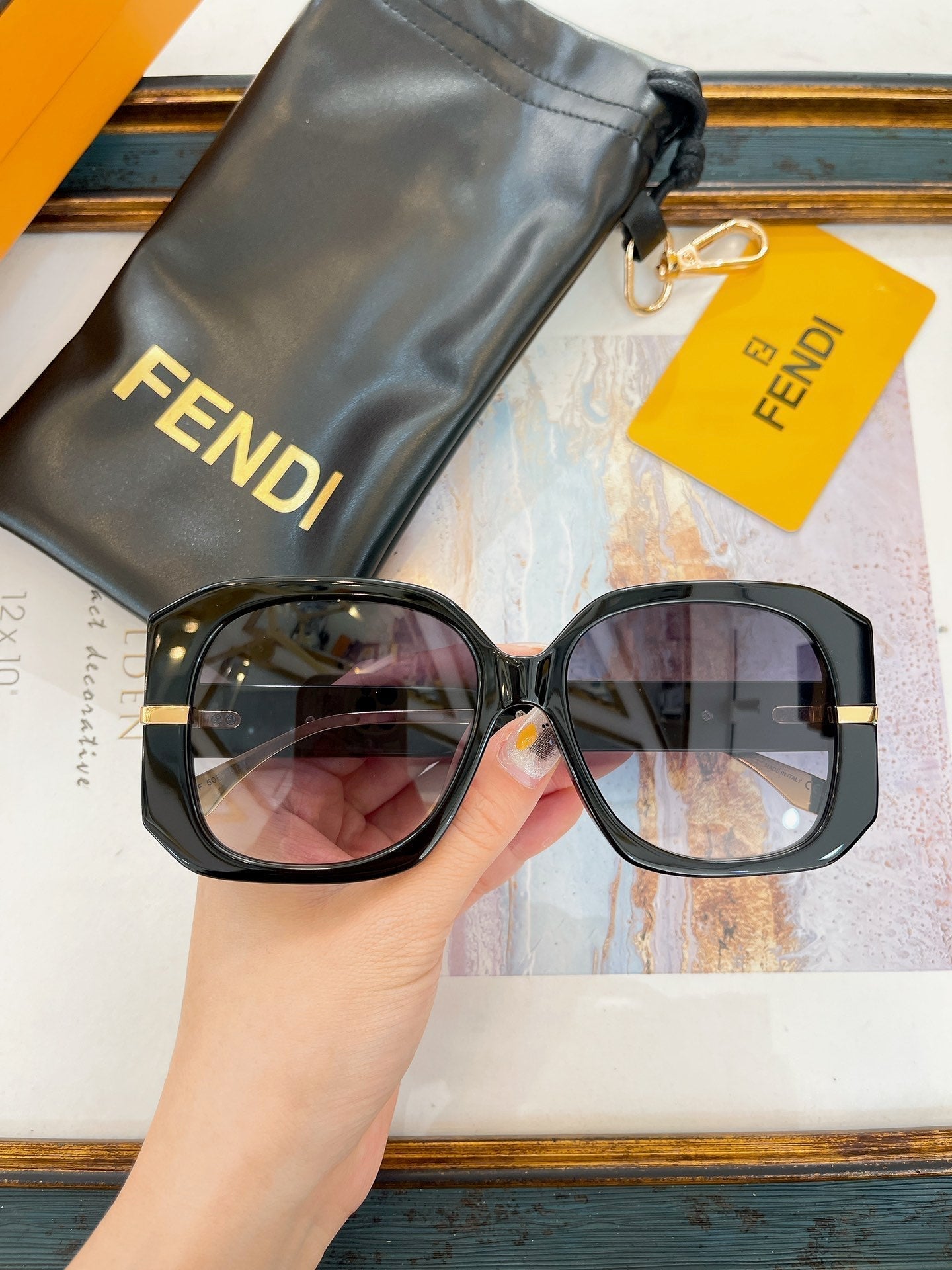 FENDI OVERSIZED FF DIAMONDS SQUARE FRAME SUNGLASSES FE40065F IN ACETATE