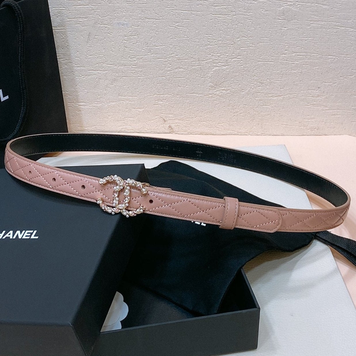 CHANEL BELT 20MM IN PEACHY PINK EMBROIDERED CALFSKIN GOLD HARDWARE ATTACH PEARLS