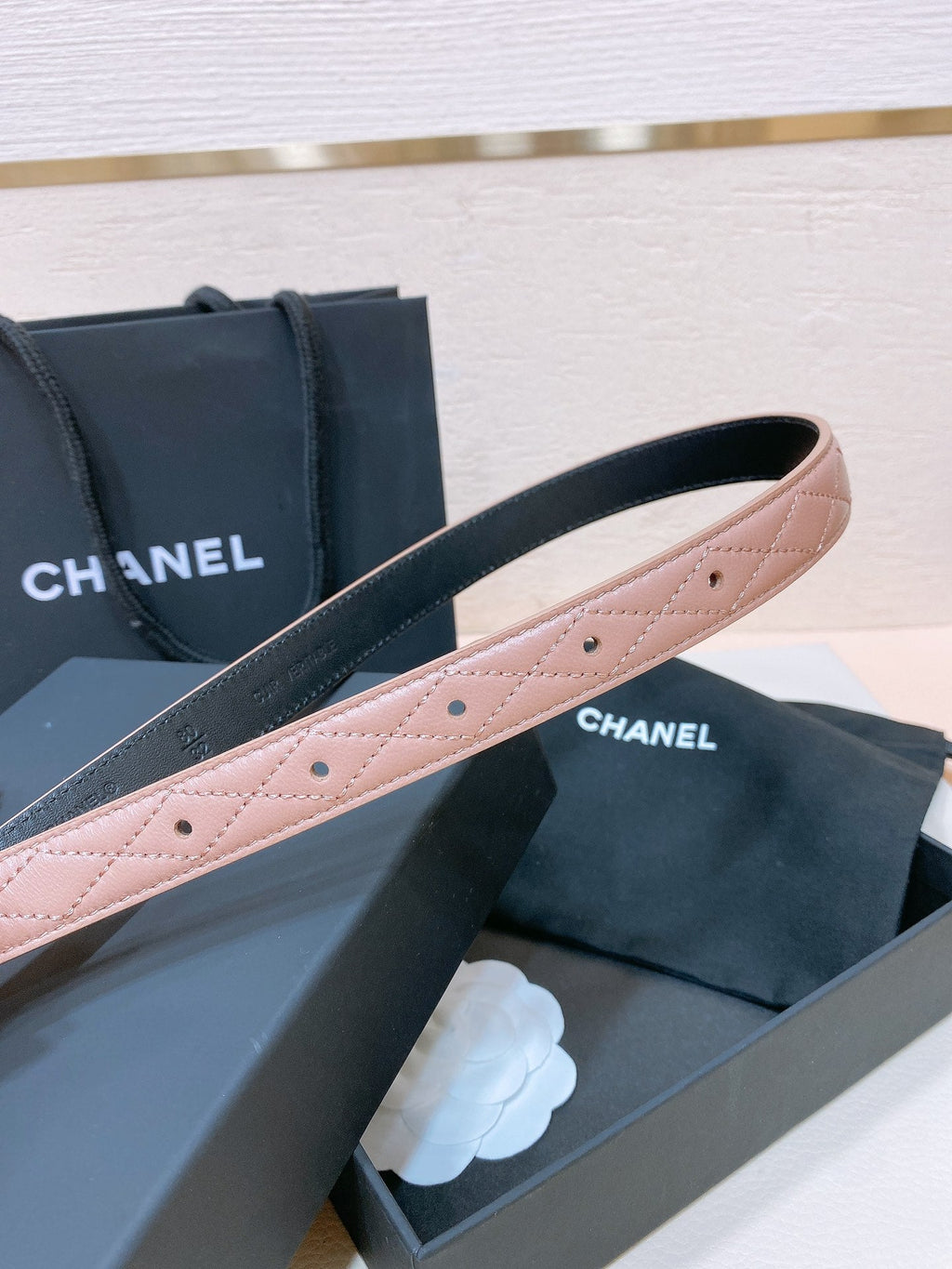 CHANEL BELT 20MM IN PEACHY PINK EMBROIDERED CALFSKIN GOLD HARDWARE ATTACH PEARLS