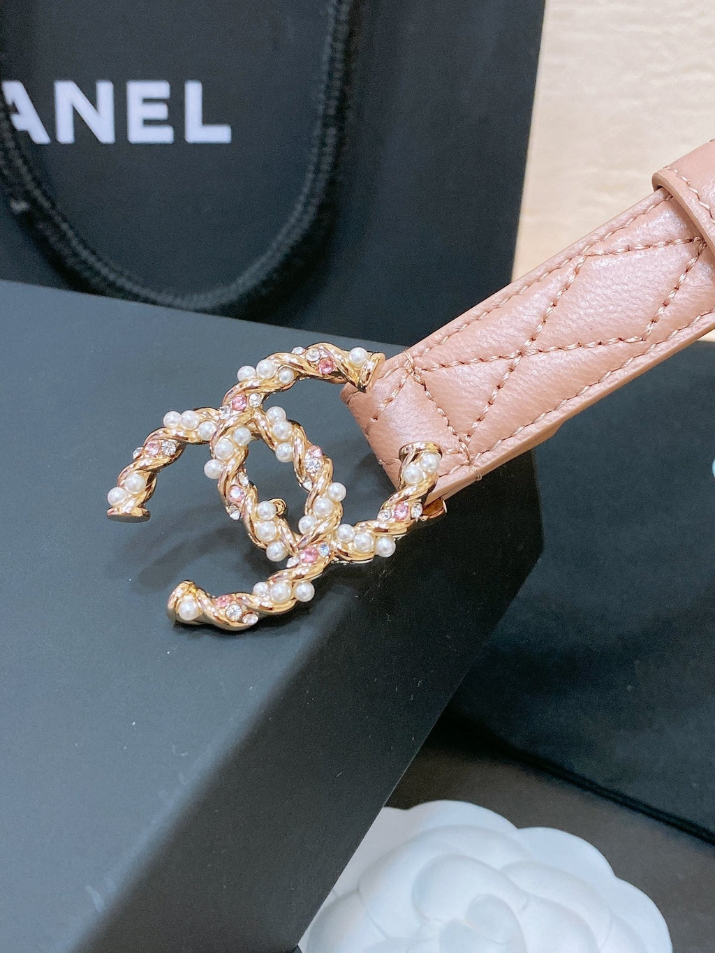 CHANEL BELT 20MM IN PEACHY PINK EMBROIDERED CALFSKIN GOLD HARDWARE ATTACH PEARLS