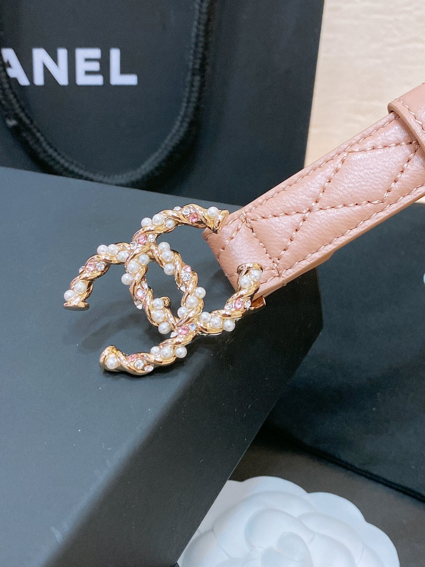 CHANEL BELT 20MM IN PEACHY PINK EMBROIDERED CALFSKIN GOLD HARDWARE ATTACH PEARLS