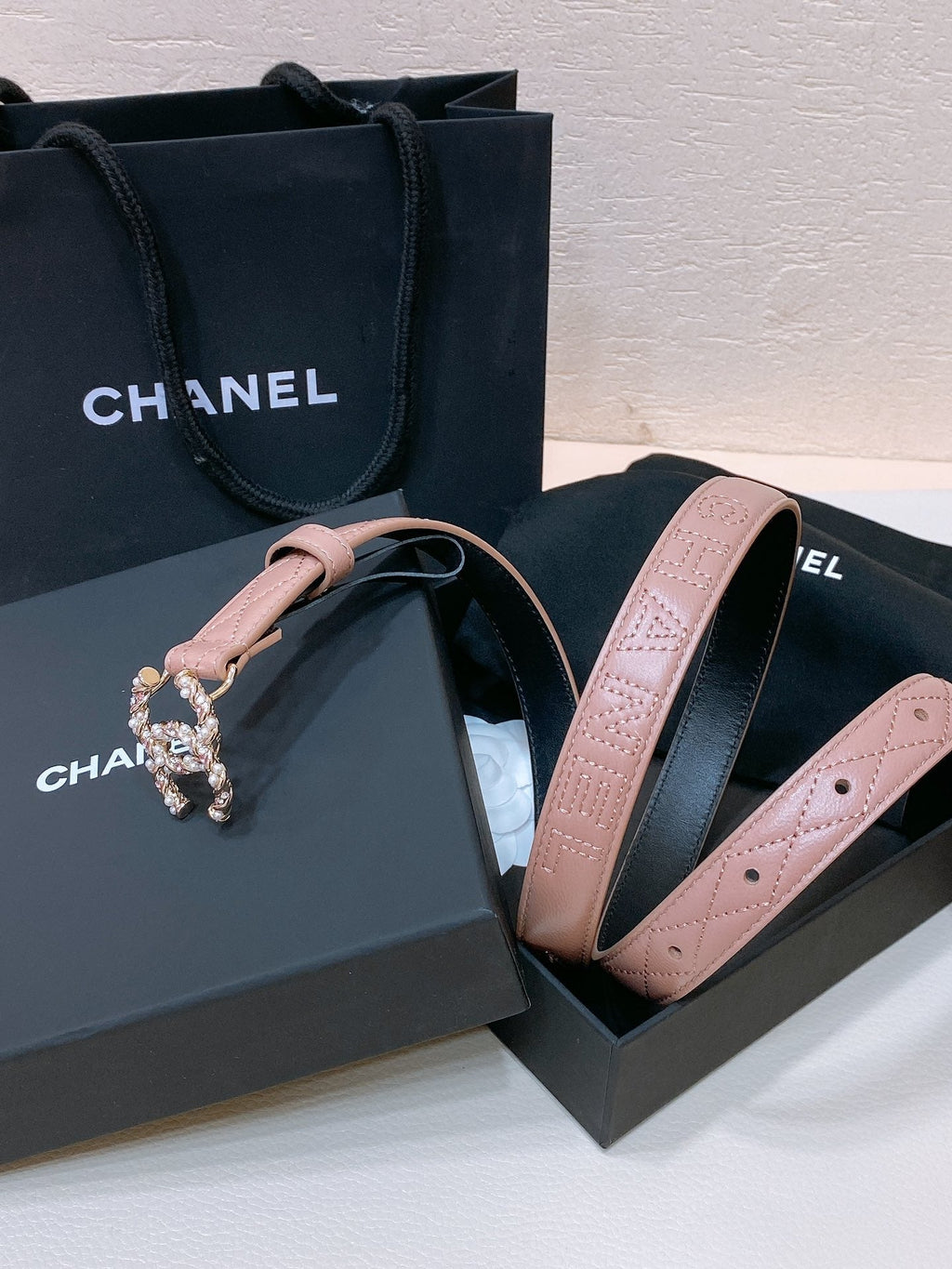CHANEL BELT 20MM IN PEACHY PINK EMBROIDERED CALFSKIN GOLD HARDWARE ATTACH PEARLS