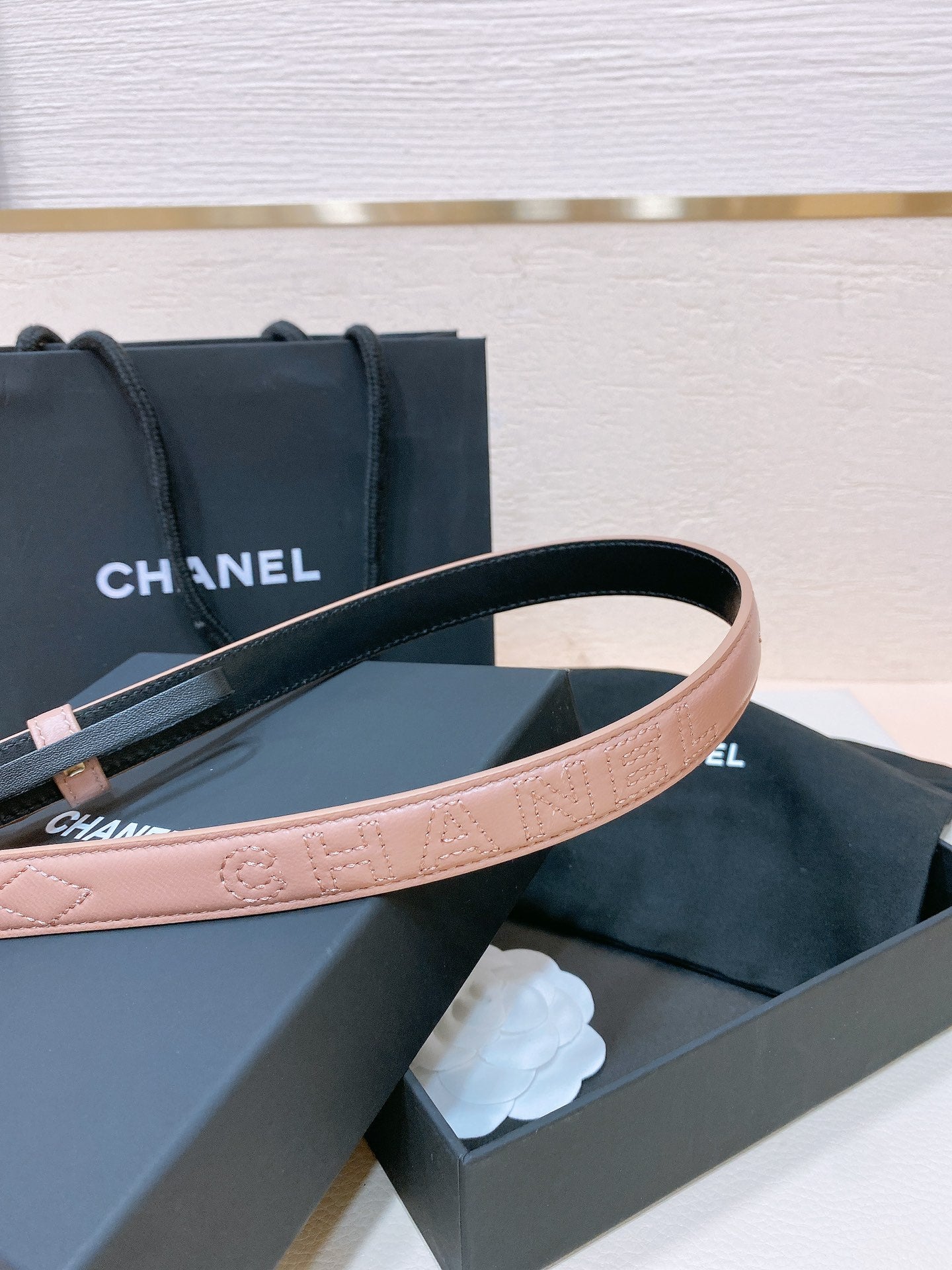 CHANEL BELT 20MM IN PEACHY PINK EMBROIDERED CALFSKIN GOLD HARDWARE ATTACH PEARLS