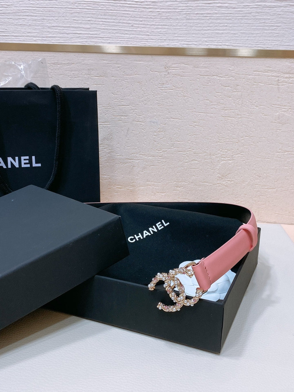 CHANEL BELT 20MM IN SALMON PINK CALFSKIN GOLD HARDWARE ATTACH PEARLS