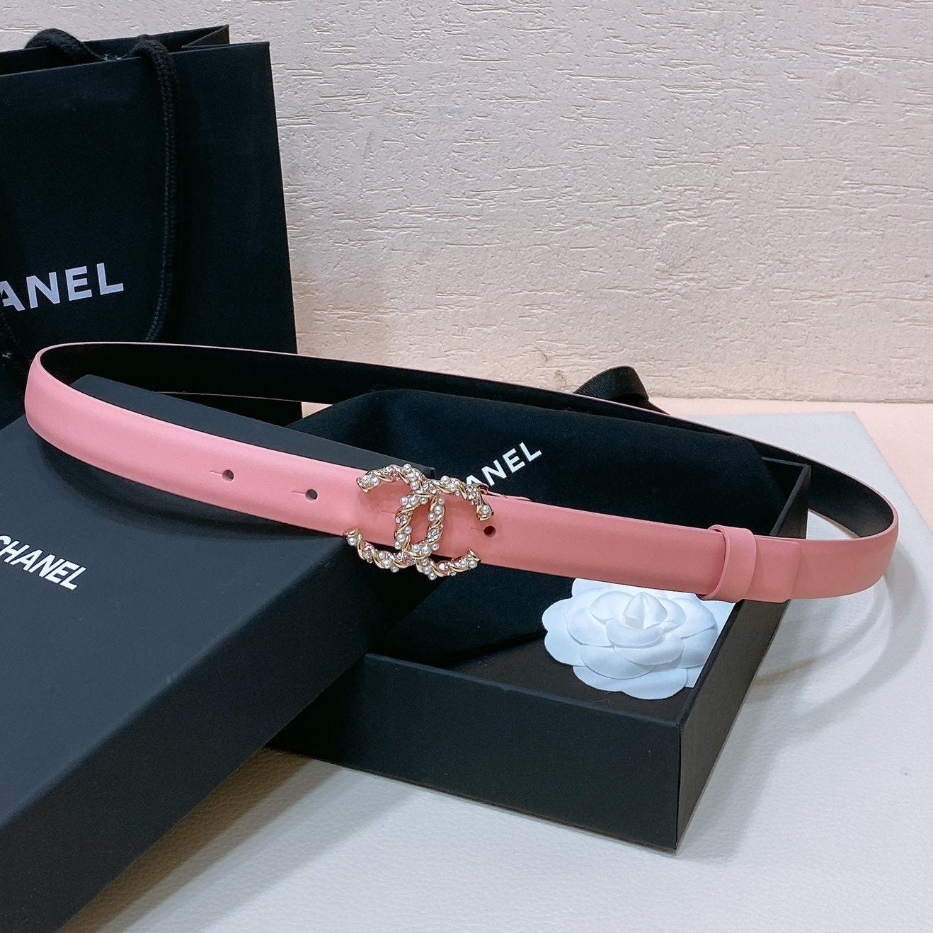 CHANEL BELT 20MM IN SALMON PINK CALFSKIN GOLD HARDWARE ATTACH PEARLS
