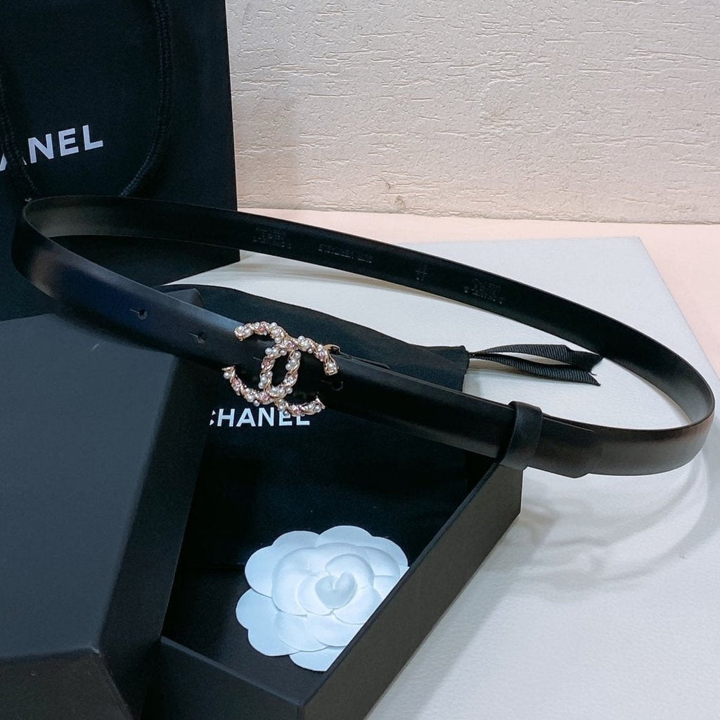 CHANEL BELT 20MM IN BLACK CALFSKIN GOLD HARDWARE ATTACH PEARLS