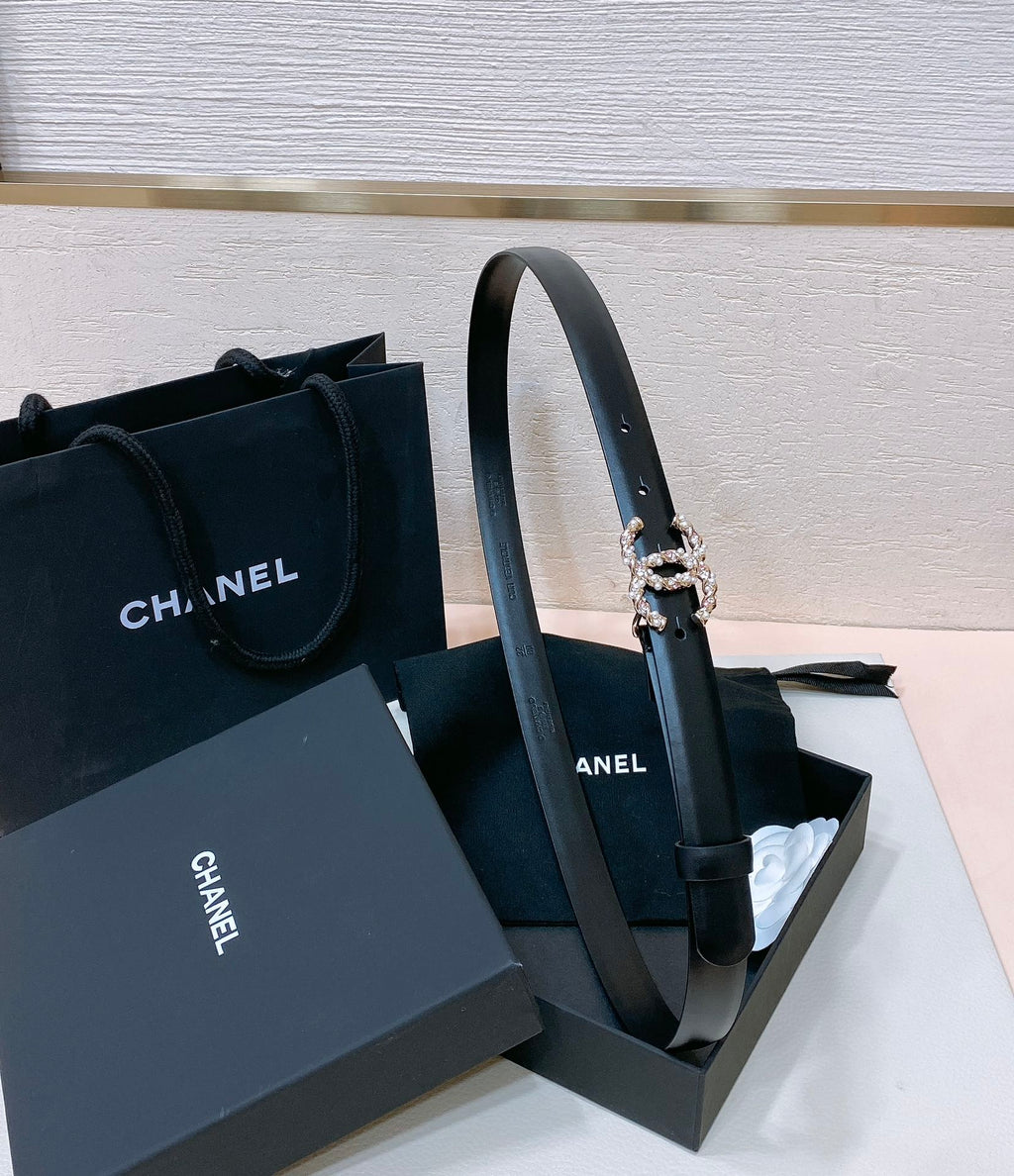 CHANEL BELT 20MM IN BLACK CALFSKIN GOLD HARDWARE ATTACH PEARLS