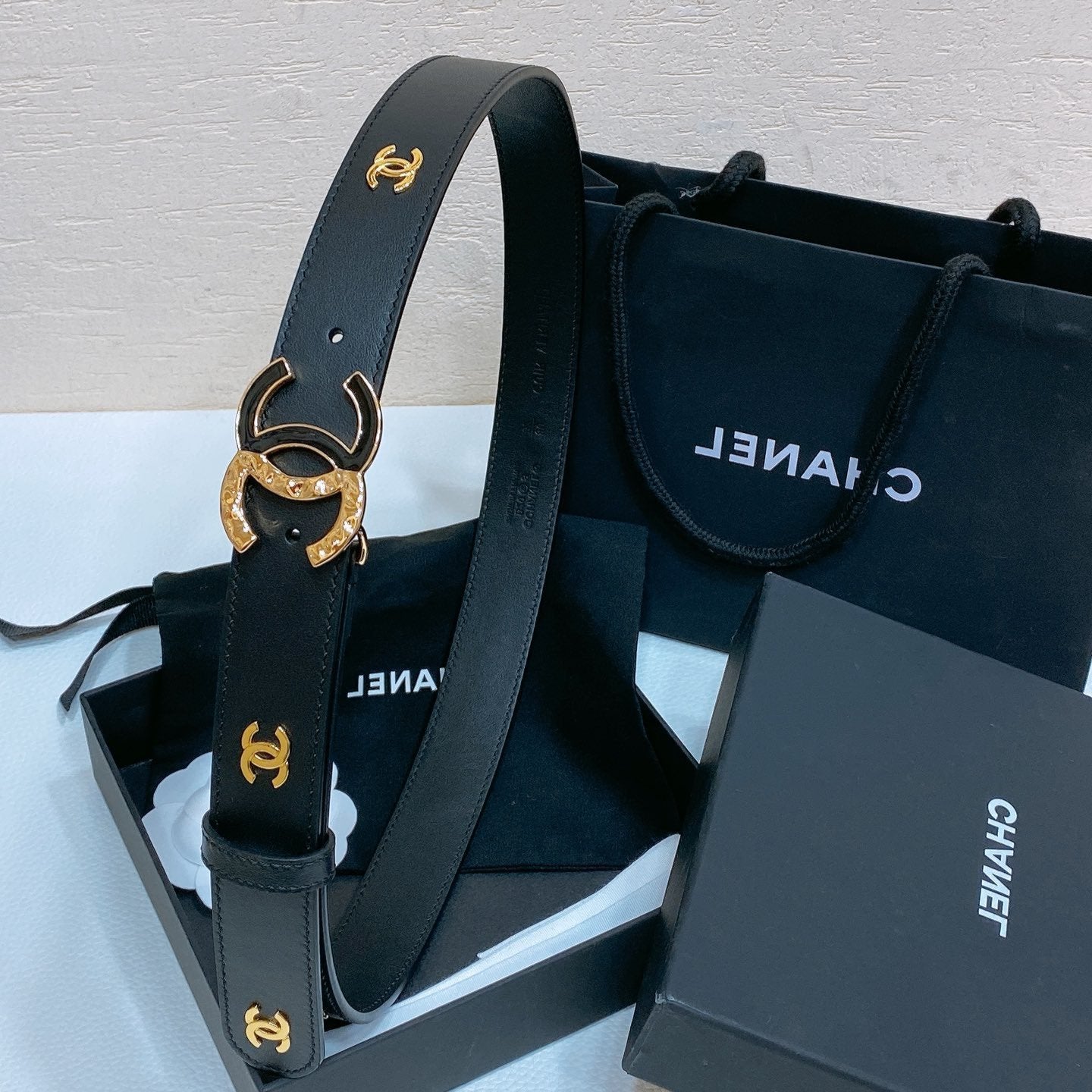 CHANEL BELT 30MM IN BLACK SMOOTH CALFSKIN GOLD MIX BLACK HARDWARE