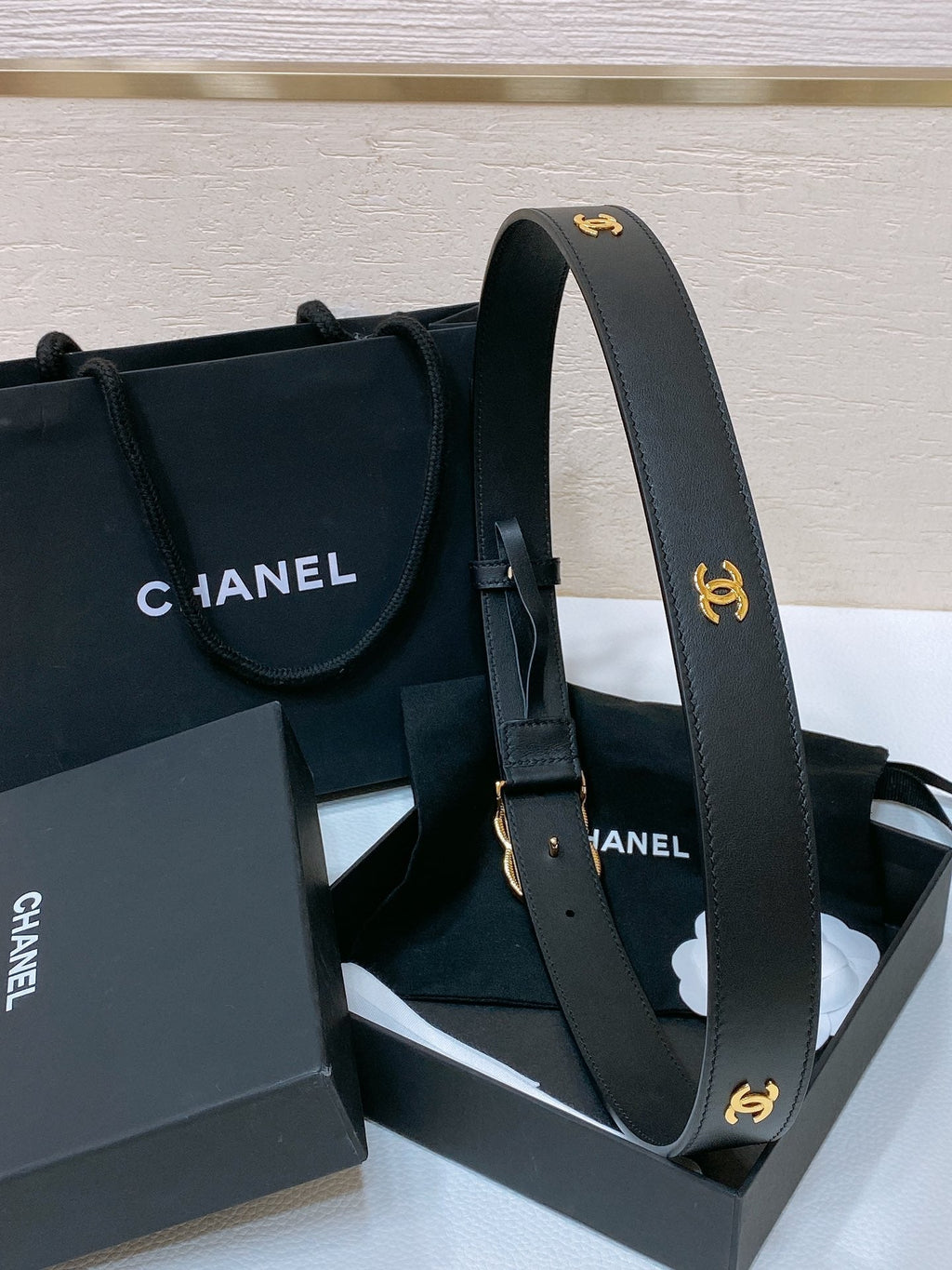 CHANEL BELT 30MM IN BLACK SMOOTH CALFSKIN GOLD MIX BLACK HARDWARE