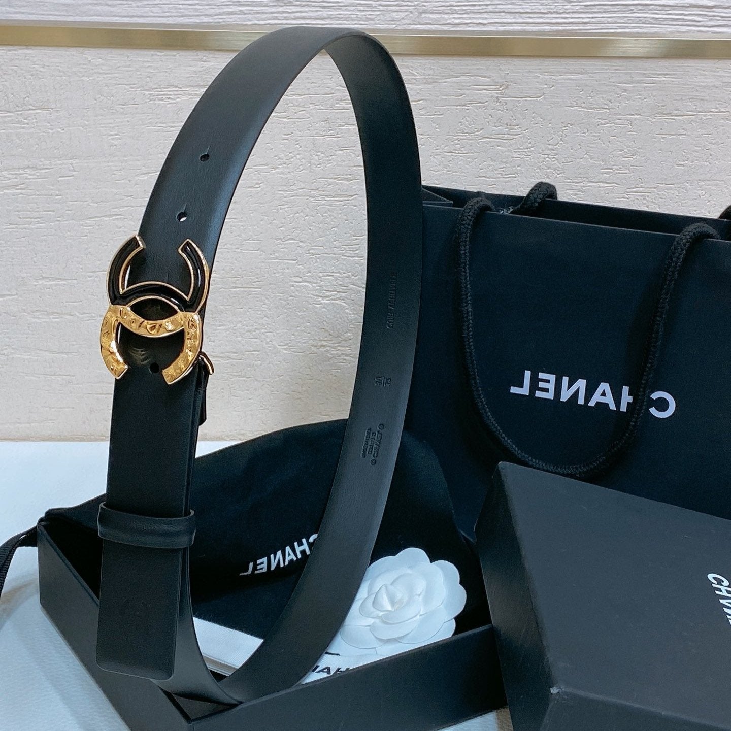 CHANEL BELT 30MM IN BLACK SMOOTH CALFSKIN GOLD MIX BLACK METAL LOGO