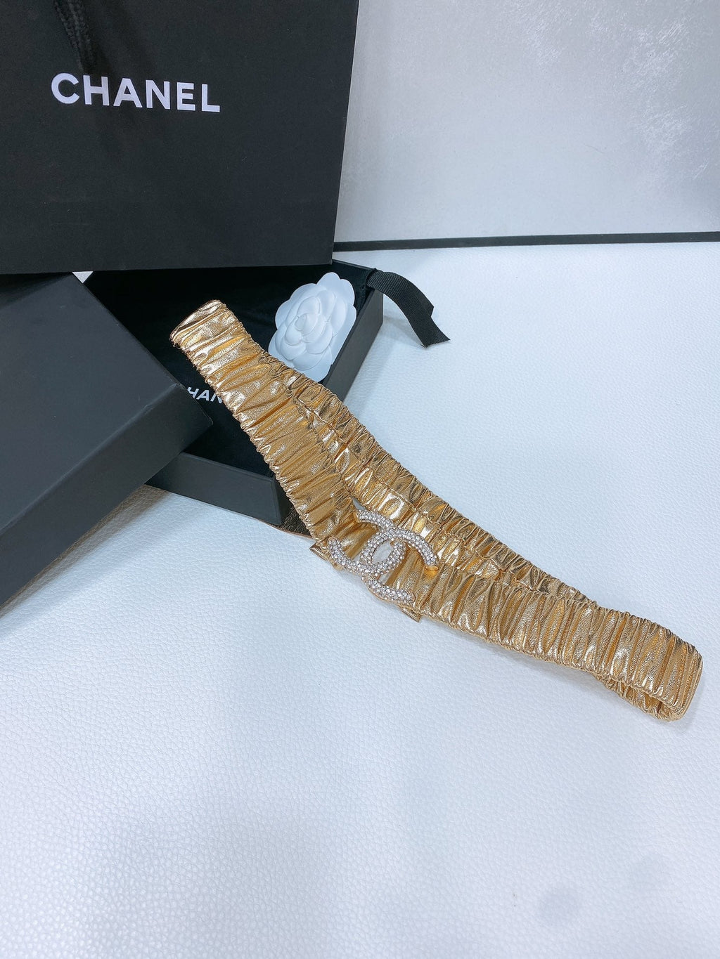 CHANEL ELASTIC BELT 30MM IN GOLD CALFSKIN GOLD HARDWARE WITH RHINSTONES