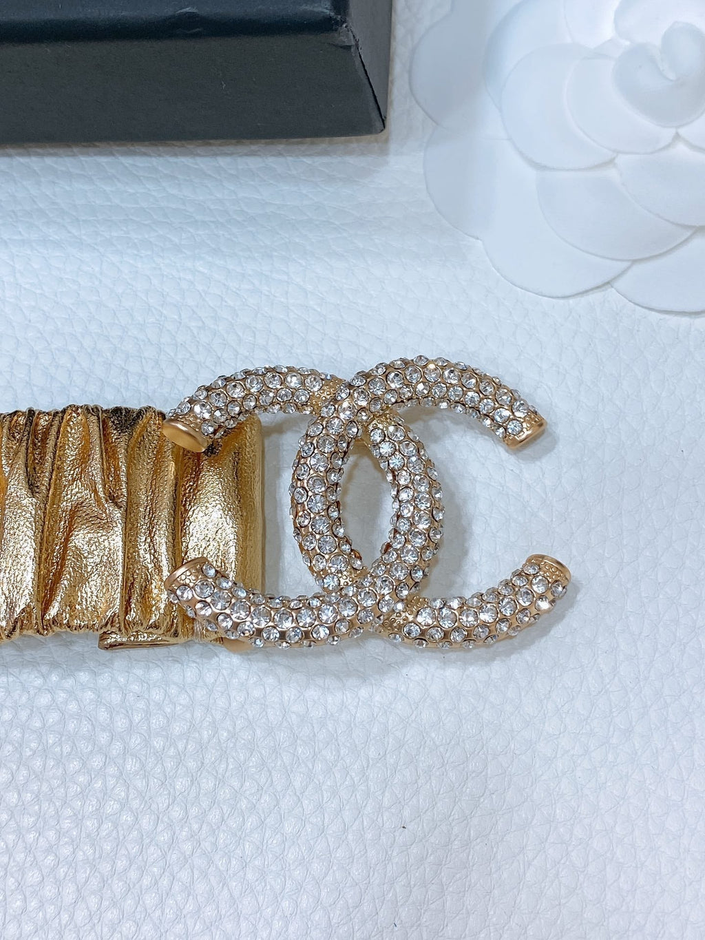 CHANEL ELASTIC BELT 30MM IN GOLD CALFSKIN GOLD HARDWARE WITH RHINSTONES