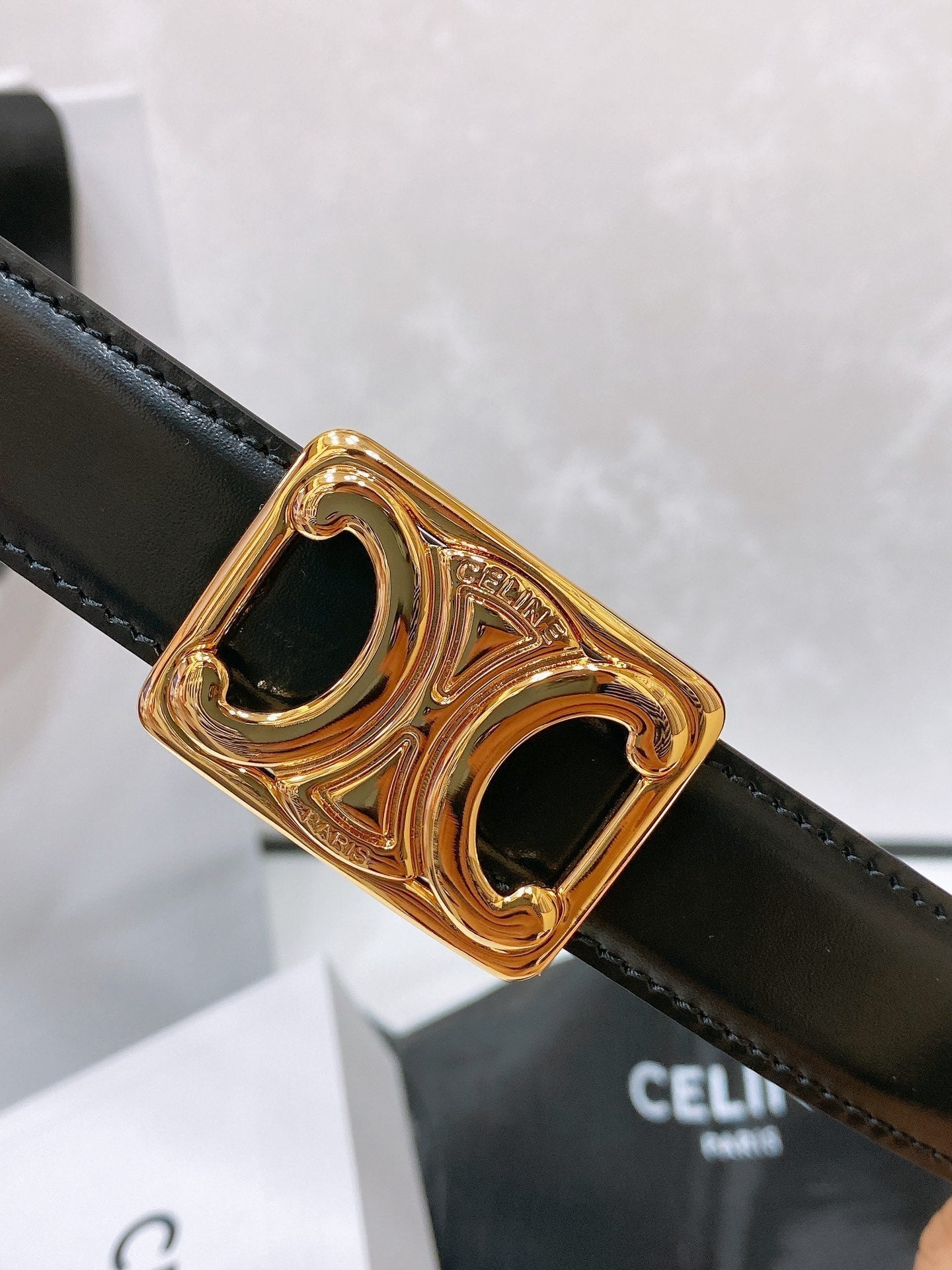CELINE CL MEDIUM 25 MM TRIOMPHE BELT IN TAURILLON AND BLACK CALFSKIN GOLD HARDWARE