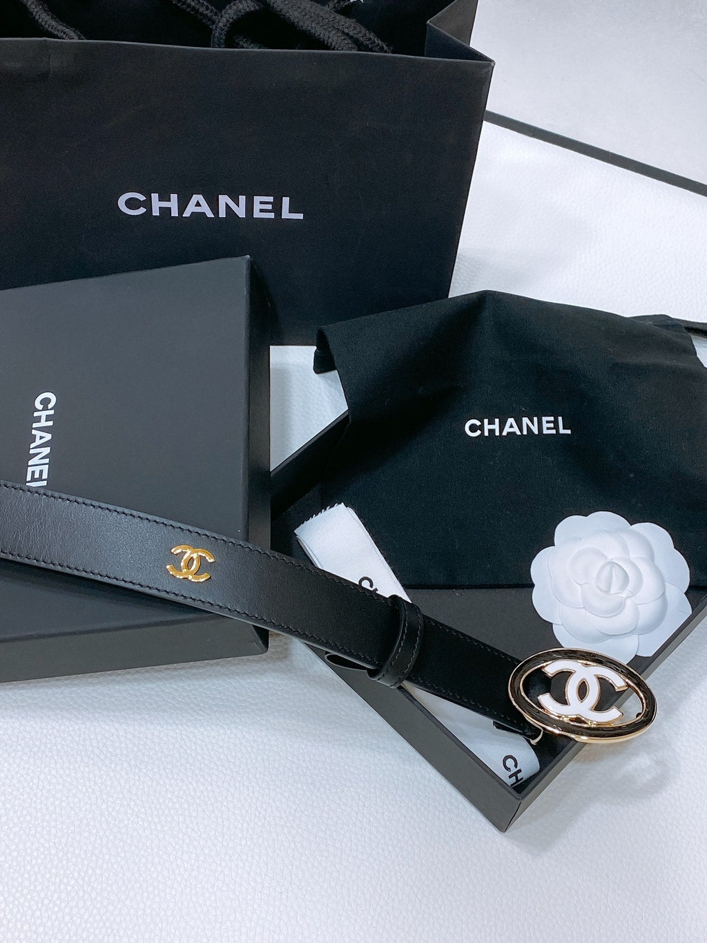 CHANEL 30MM BELT IN BLACK SMOOTH CALFSKIN WHITE MIX BLACK METAL LOGO GOLD HARDWARE