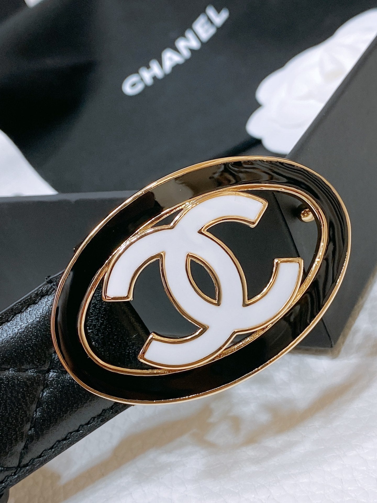 CHANEL 30MM BELT IN BLACK EMBROIDERED CALFSKIN WHITE MIX BLACK METAL LOGO GOLD HARDWARE