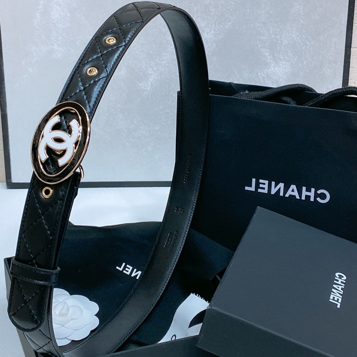 CHANEL 30MM BELT IN BLACK EMBROIDERED CALFSKIN WHITE MIX BLACK METAL LOGO GOLD HARDWARE