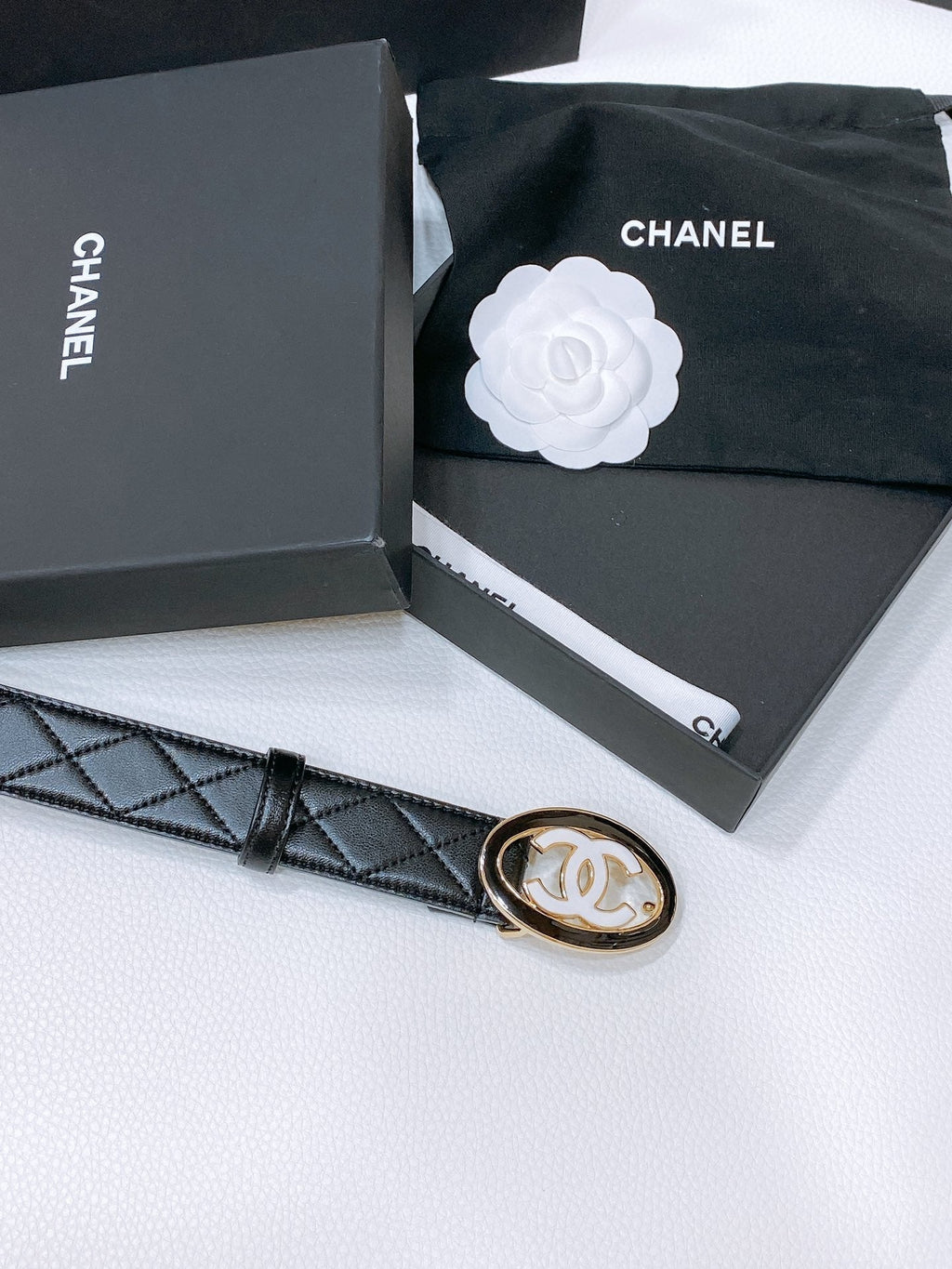 CHANEL 30MM BELT IN BLACK EMBROIDERED CALFSKIN WHITE MIX BLACK METAL HARDWARE