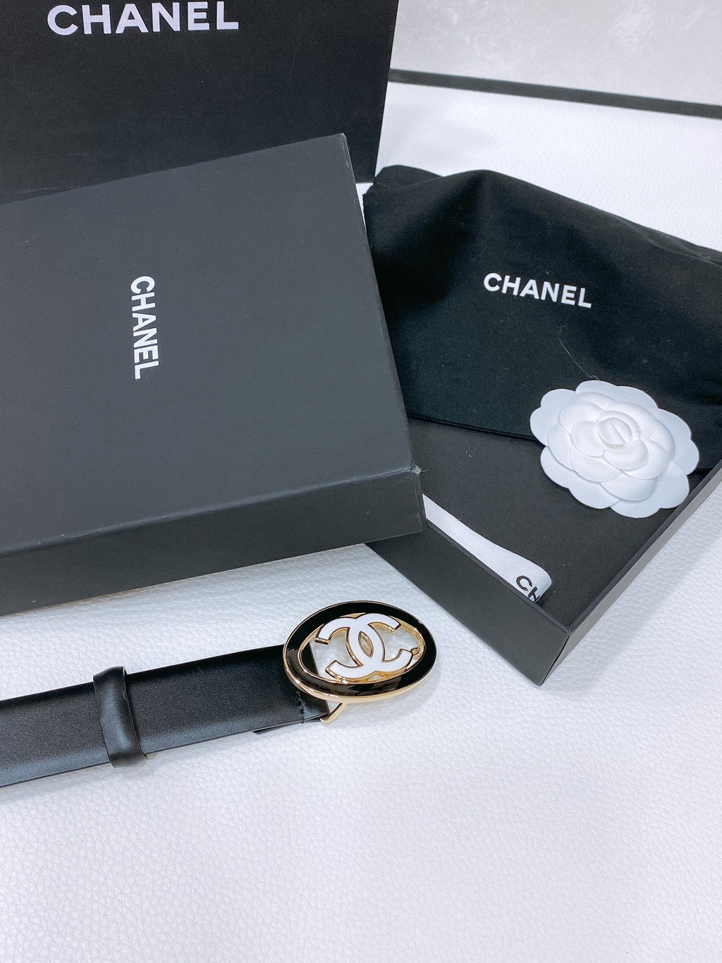 CHANEL 30MM BELT IN BLACK SMOOTH CALFSKIN WHITE MIX BLACK METAL HARDWARE