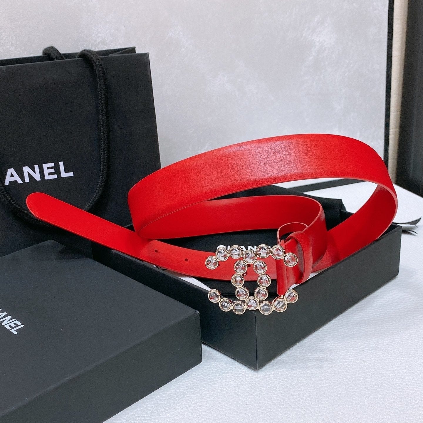 CHANEL BELT 30 MM IN CHERRY RED CALFSKIN PEARL LOGO WITH GOLD HARDWARE