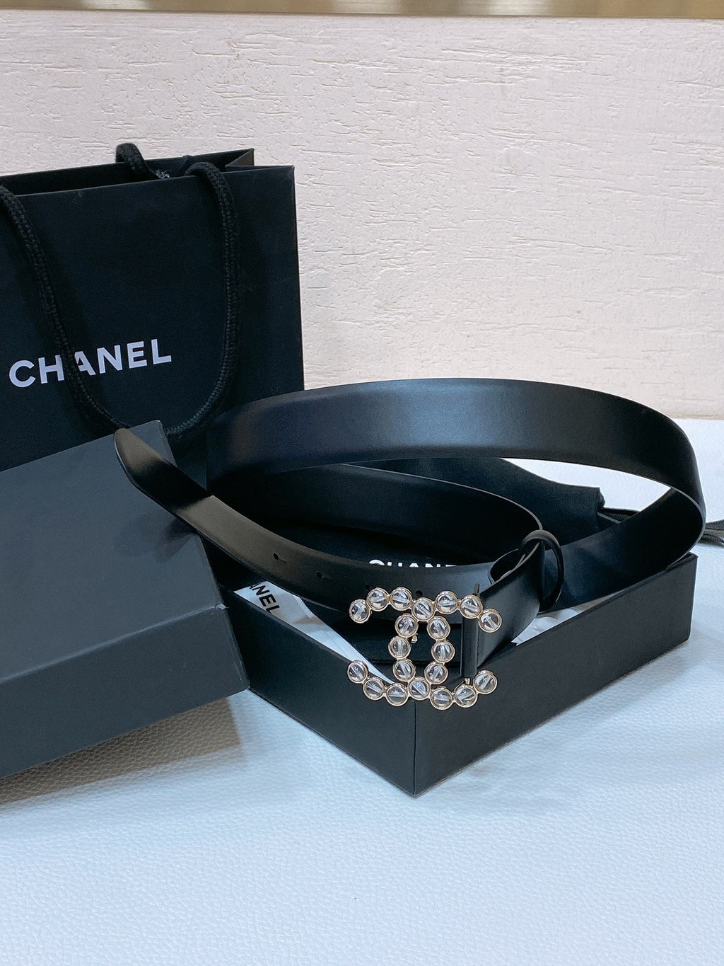 CHANEL BELT 30 MM IN BLACK CALFSKIN PEARL LOGO