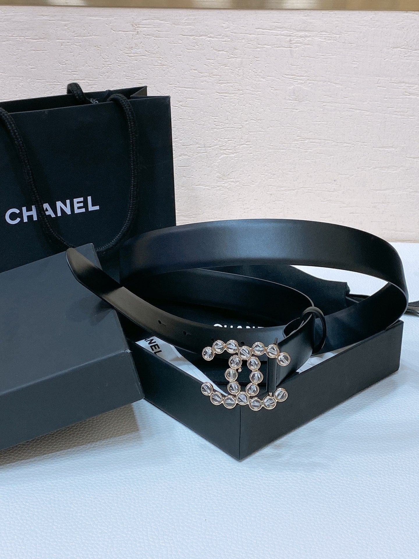 CHANEL BELT 30 MM IN BLACK CALFSKIN PEARL LOGO