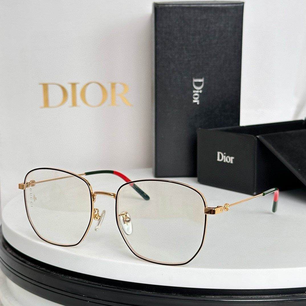 GUCCI SQUARE FRAME SUNGLASSES GG0396O IN METAL