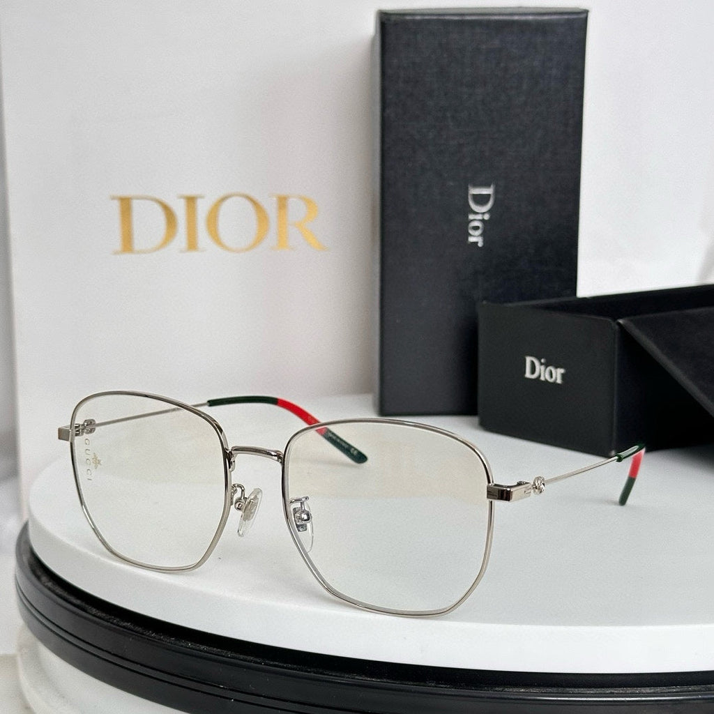 GUCCI SQUARE FRAME SUNGLASSES GG0396O IN METAL