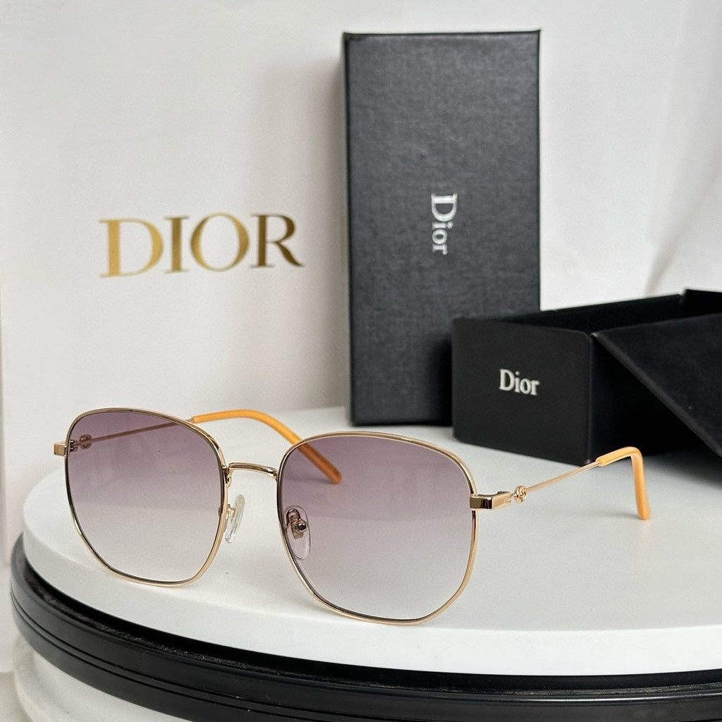 GUCCI SQUARE FRAME SUNGLASSES GG0396O IN METAL