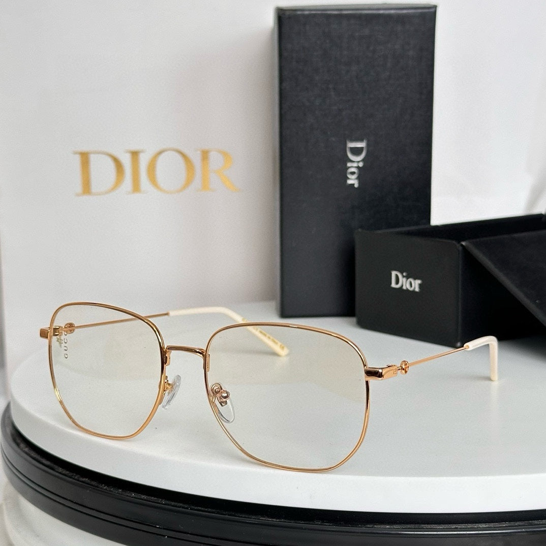 GUCCI SQUARE FRAME SUNGLASSES GG0396O IN METAL