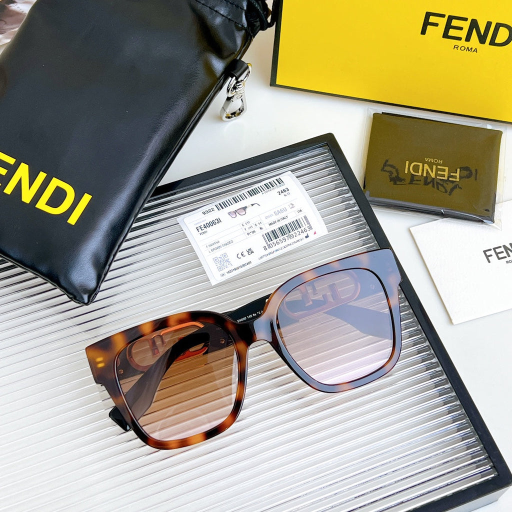FENDI DIAGONAL SQUARE FRAME SUNGLASSES FE40063 IN ACETATE