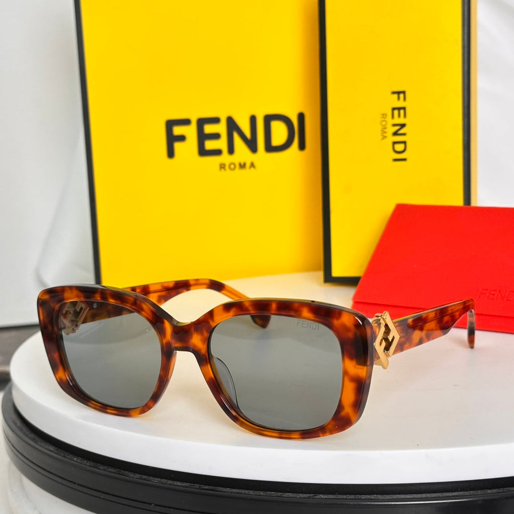 FENDI ROMA SQUARE FRAME SUNGLASSES FE40138I IN ACETATE