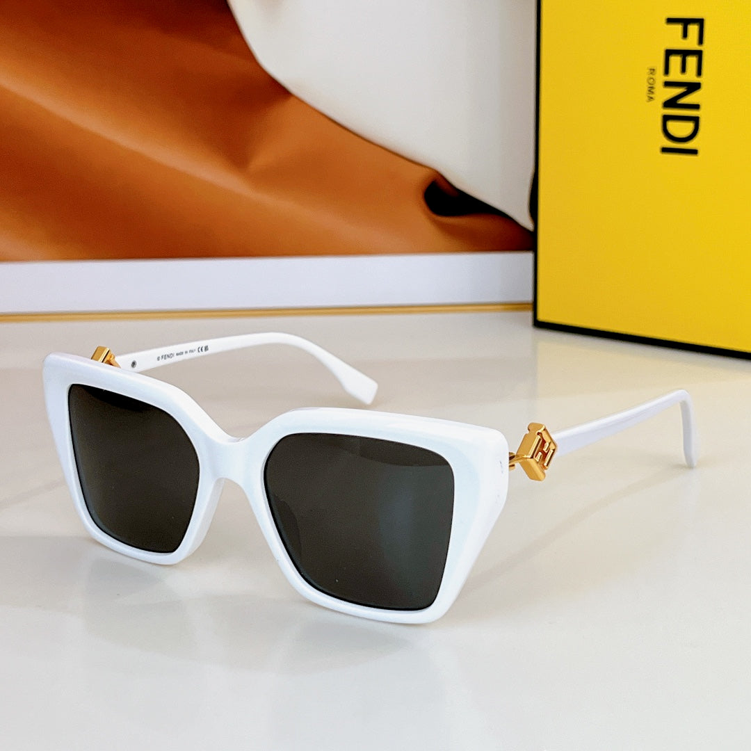 FENDI FF DIAMONDS SQUARE FRAME SUNGLASSES FE40161I IN ACETATE