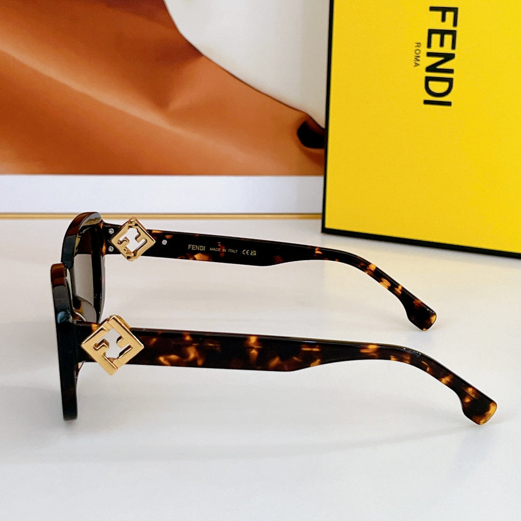 FENDI ROMA SQUARE FRAME SUNGLASSES FE40138 IN ACETATE