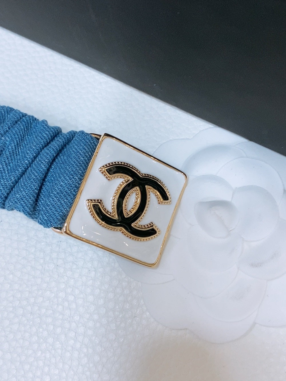 CHANEL ELASTIC BELT 30MM IN BLUE DENIM WITH SQUARE BUCKLE EMBOSSED LOGO