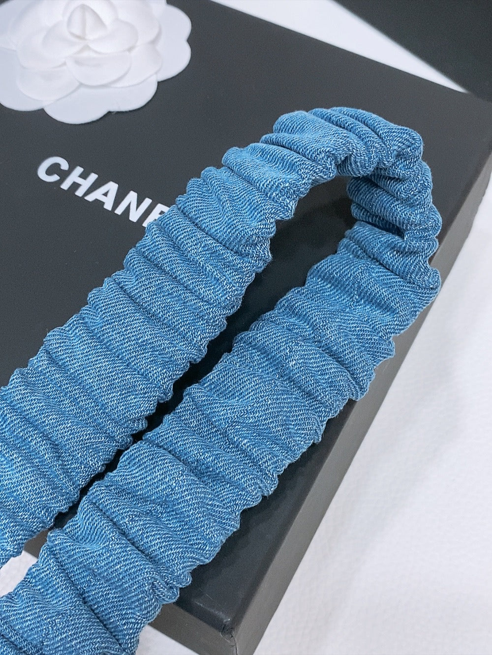 CHANEL DOUBLE C ELASTIC BELT 30MM IN BLUE DENIM GOLD CRYSTAL BUCKLE