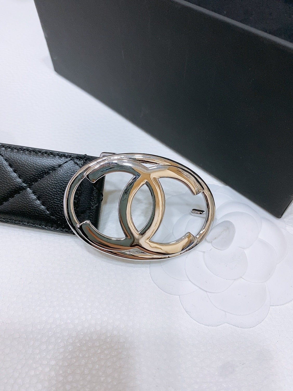 CHANEL DOUBLE C BELT 38MM IN BLACK QUILTED LAMBSKIN WITH SILVER OVAL BUCKLE AND CENTERED LOGO