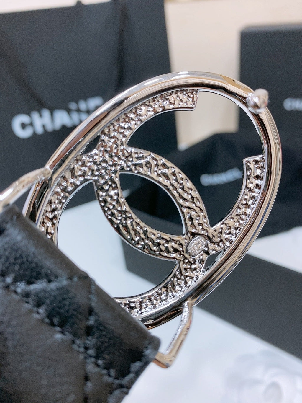 CHANEL DOUBLE C BELT 38MM IN BLACK QUILTED LAMBSKIN WITH SILVER OVAL BUCKLE AND CENTERED LOGO