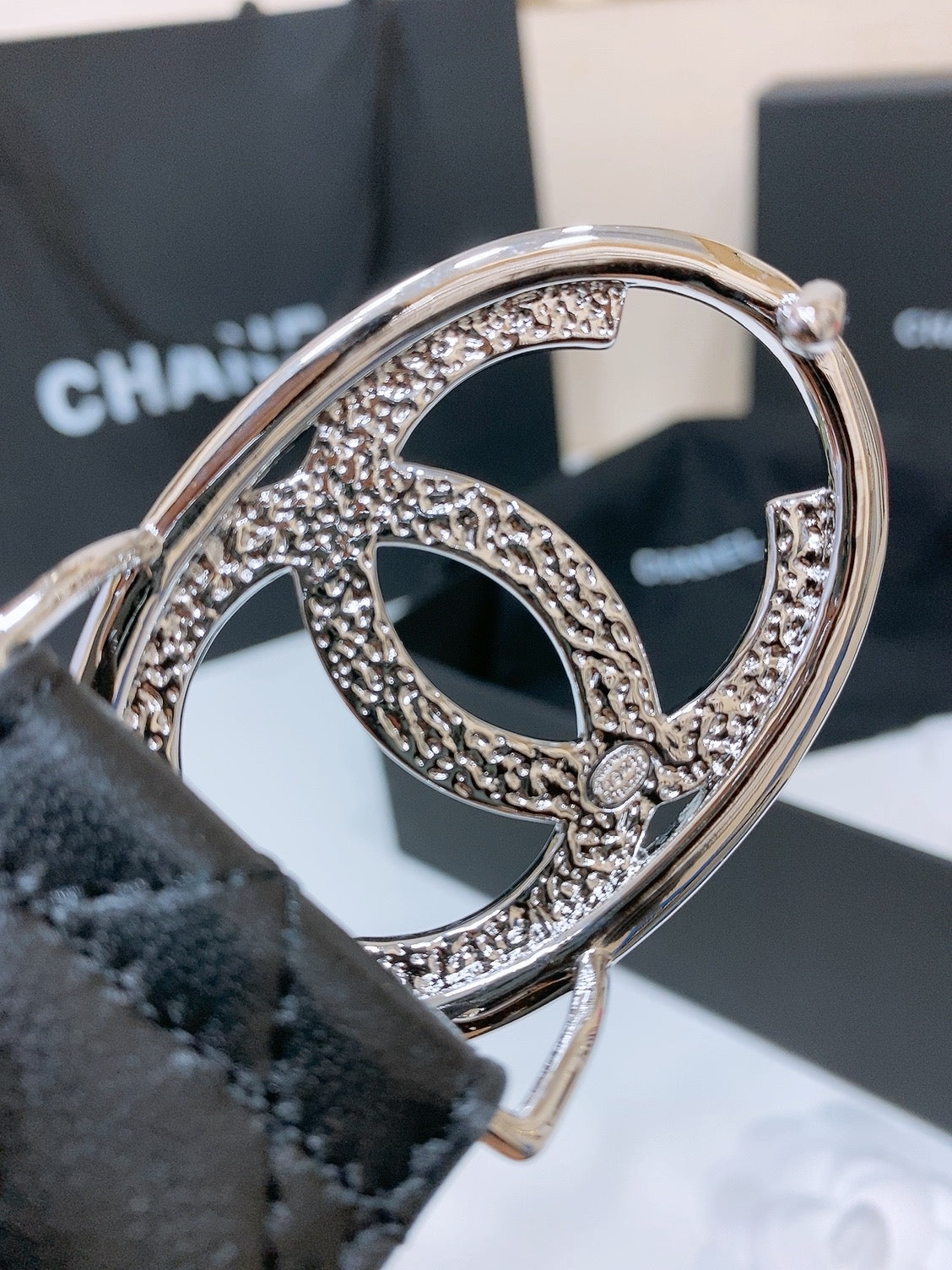 CHANEL DOUBLE C BELT 38MM IN BLACK QUILTED LAMBSKIN WITH SILVER OVAL BUCKLE AND CENTERED LOGO