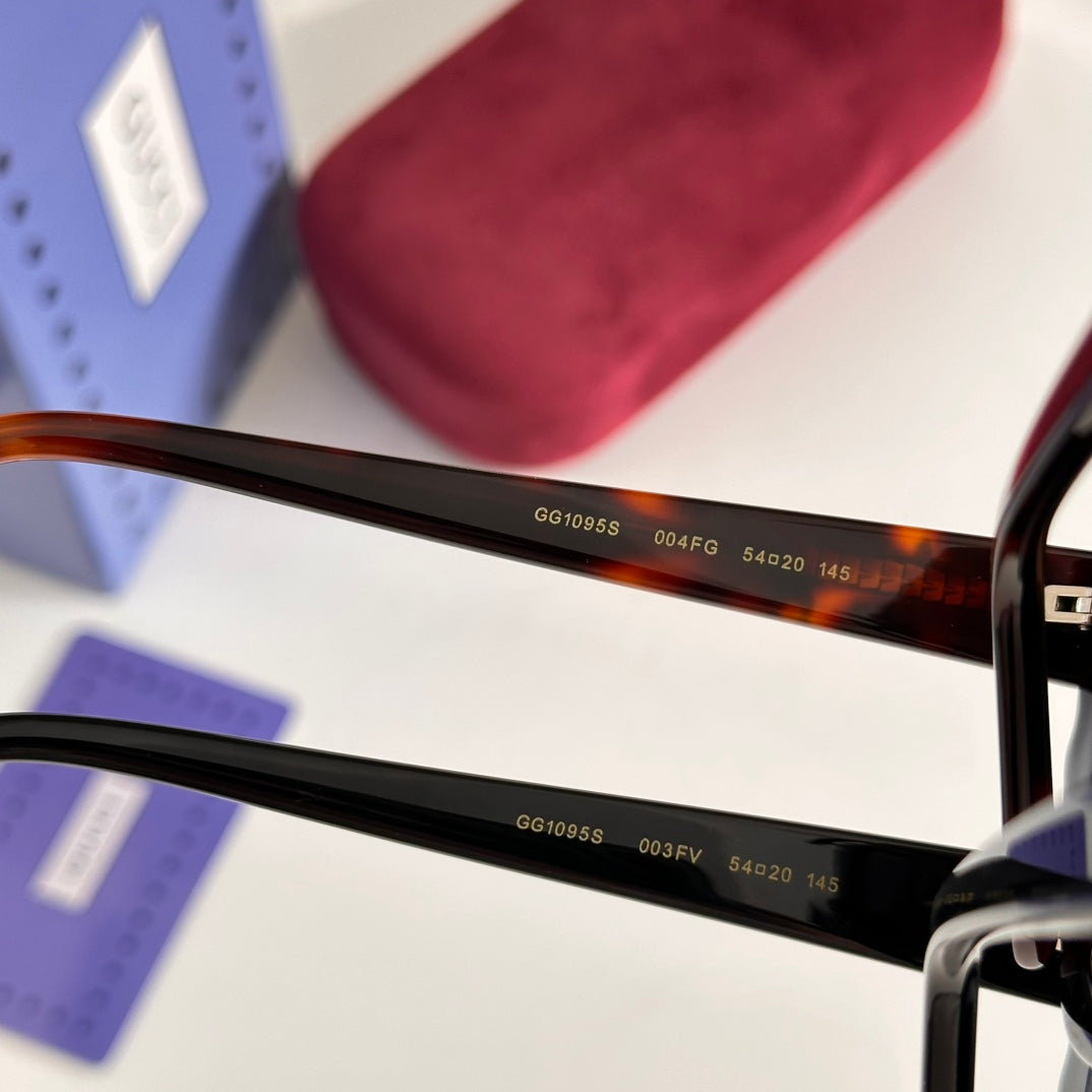 GUCCI CRYSTAL STUDDED CAT EYE FRAME SUNGLASSES GG1095S IN ACETATE