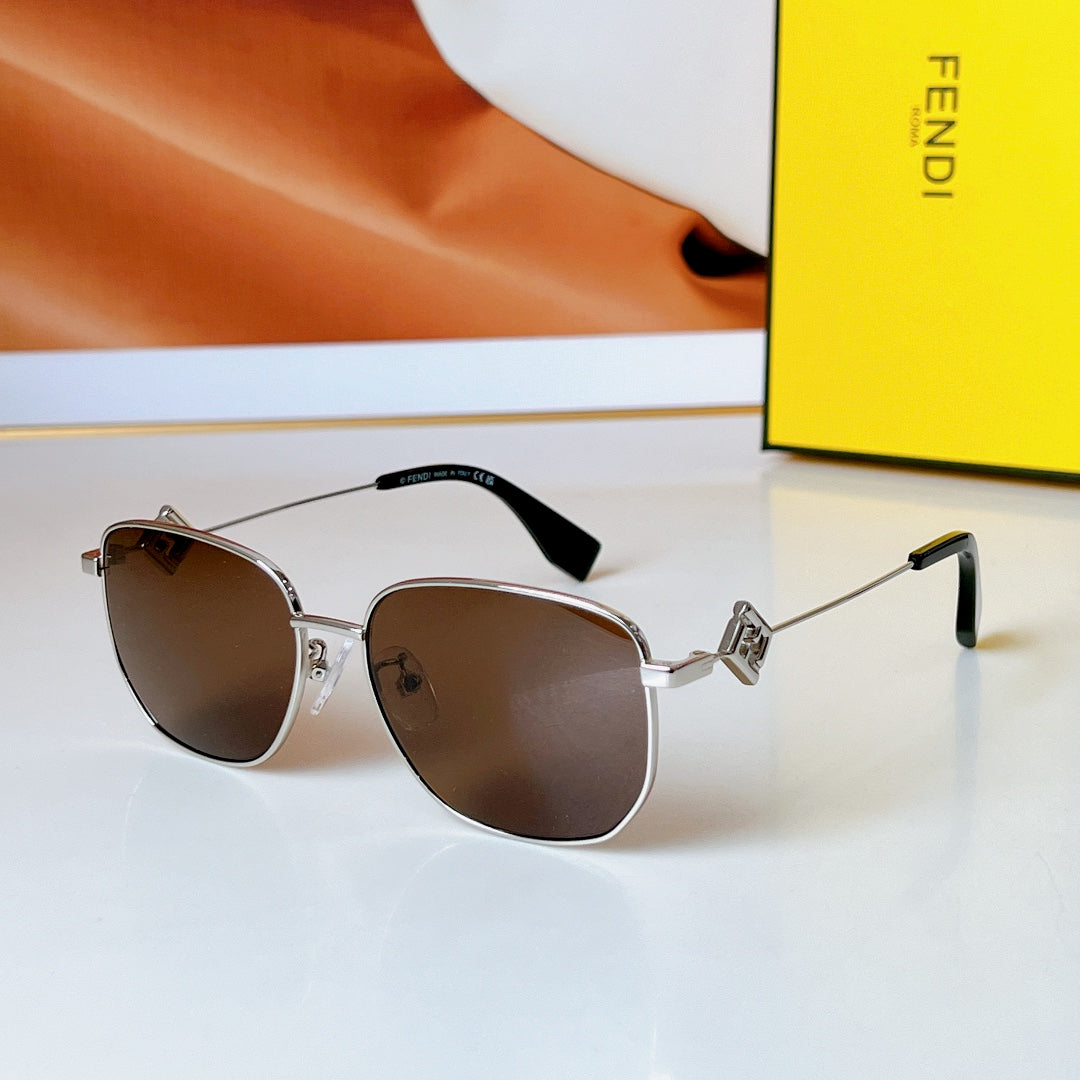 FENDI TRAVEL SQUARE FRAME SUNGLASSES FE50111F IN METAL
