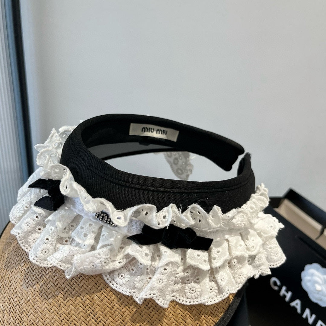 MIU MIU MM OPEN-TOP STRAW HAT IN BEIGE MIX WHITE EYELET FABRIC