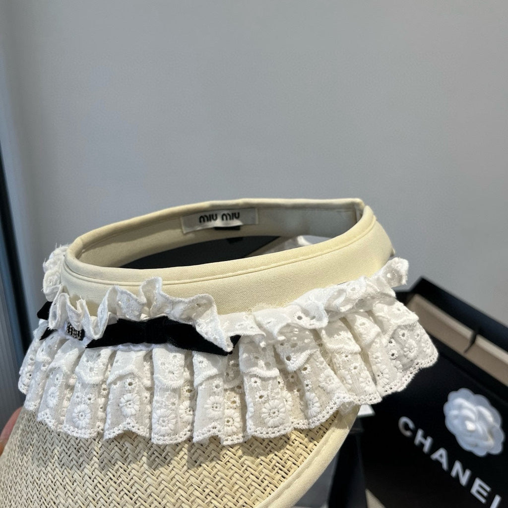 MIU MIU MM OPEN-TOP STRAW HAT IN LIGHT BEIGE MIX WHITE EYELET FABRIC