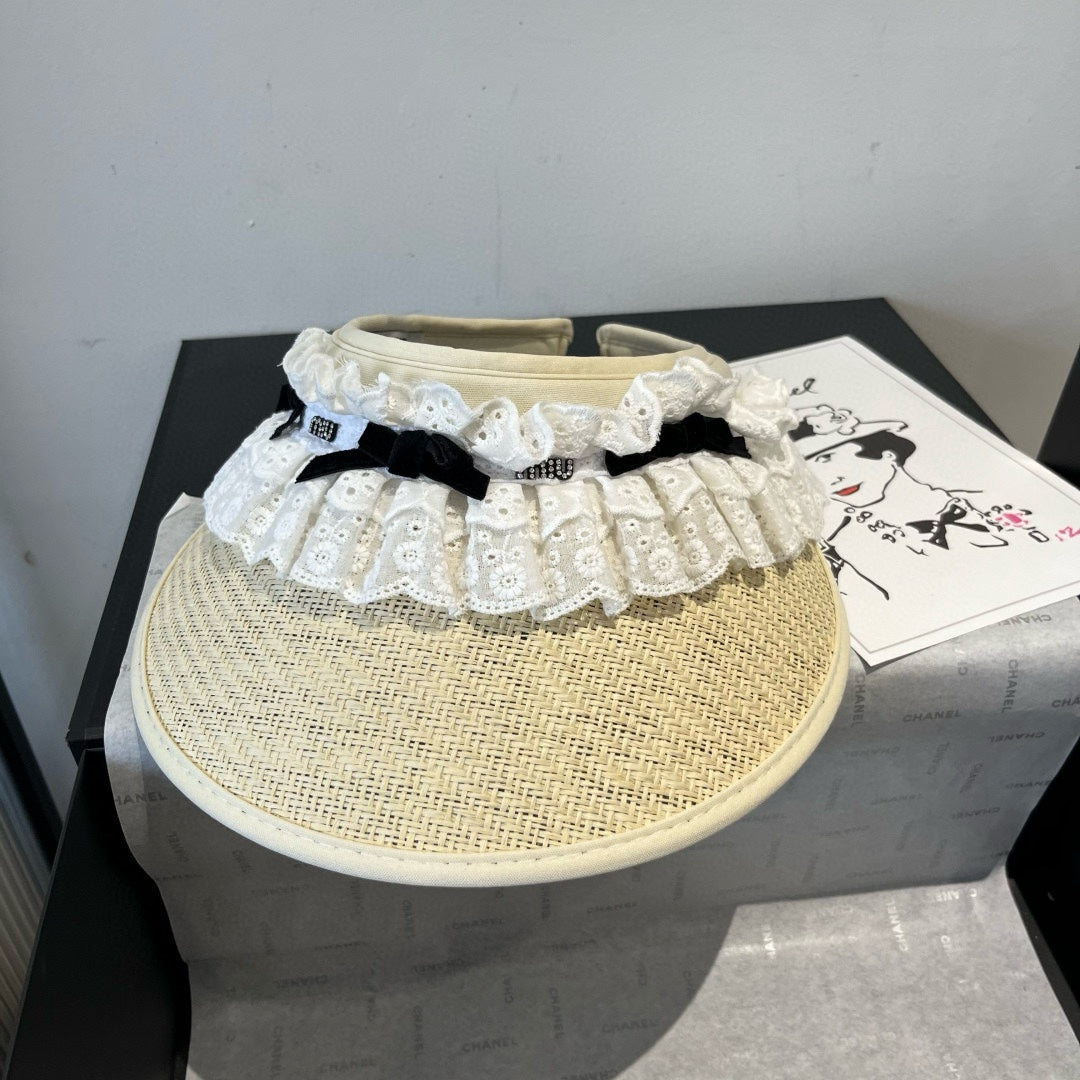 MIU MIU MM OPEN-TOP STRAW HAT IN LIGHT BEIGE MIX WHITE EYELET FABRIC