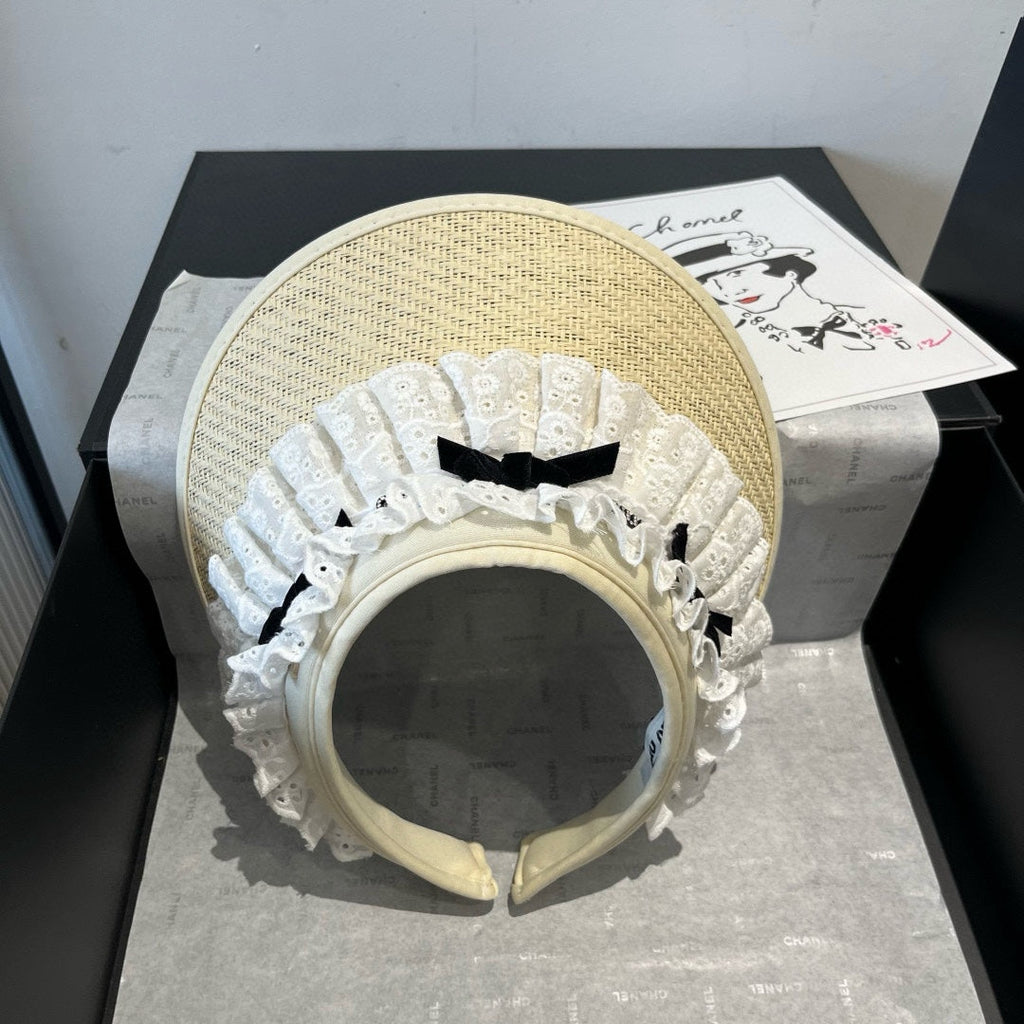 MIU MIU MM OPEN-TOP STRAW HAT IN LIGHT BEIGE MIX WHITE EYELET FABRIC
