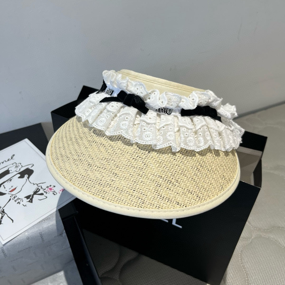 MIU MIU MM OPEN-TOP STRAW HAT IN LIGHT BEIGE MIX WHITE EYELET FABRIC