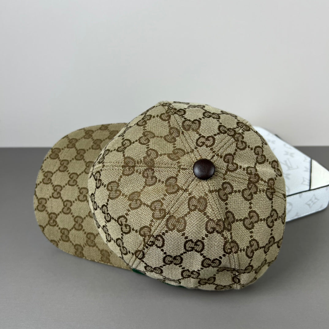 GUCCI BASEBALL CAP IN DARK BEIGE MONOGRAM CANVAS