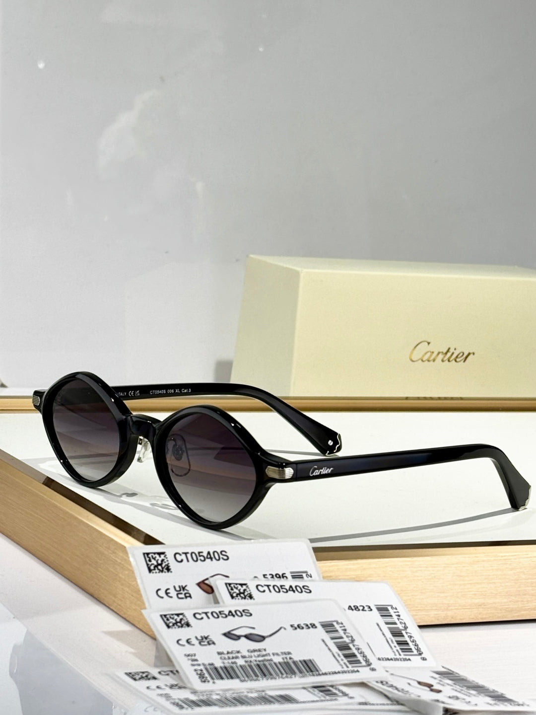 CARTIER PREMIÈRE GEOMETRIC FRAME SUNGLASSES CT0540S IN ACETATE