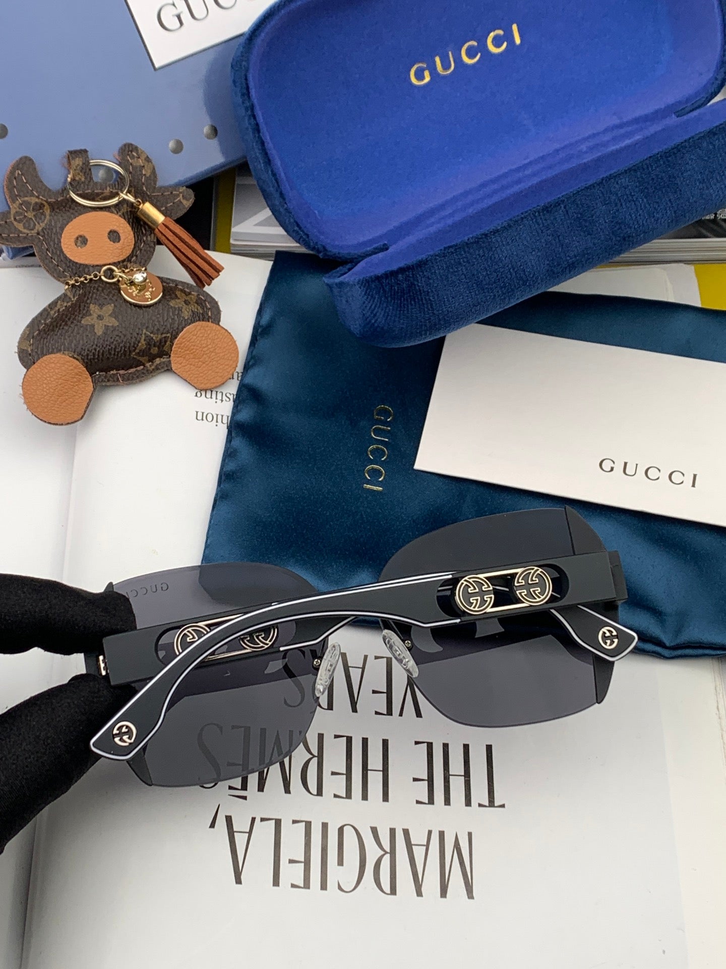 GUCCI EMBOSSED LOGO SQUARE FRAME SUNGLASSES G0296 IN ACETATE AND METAL