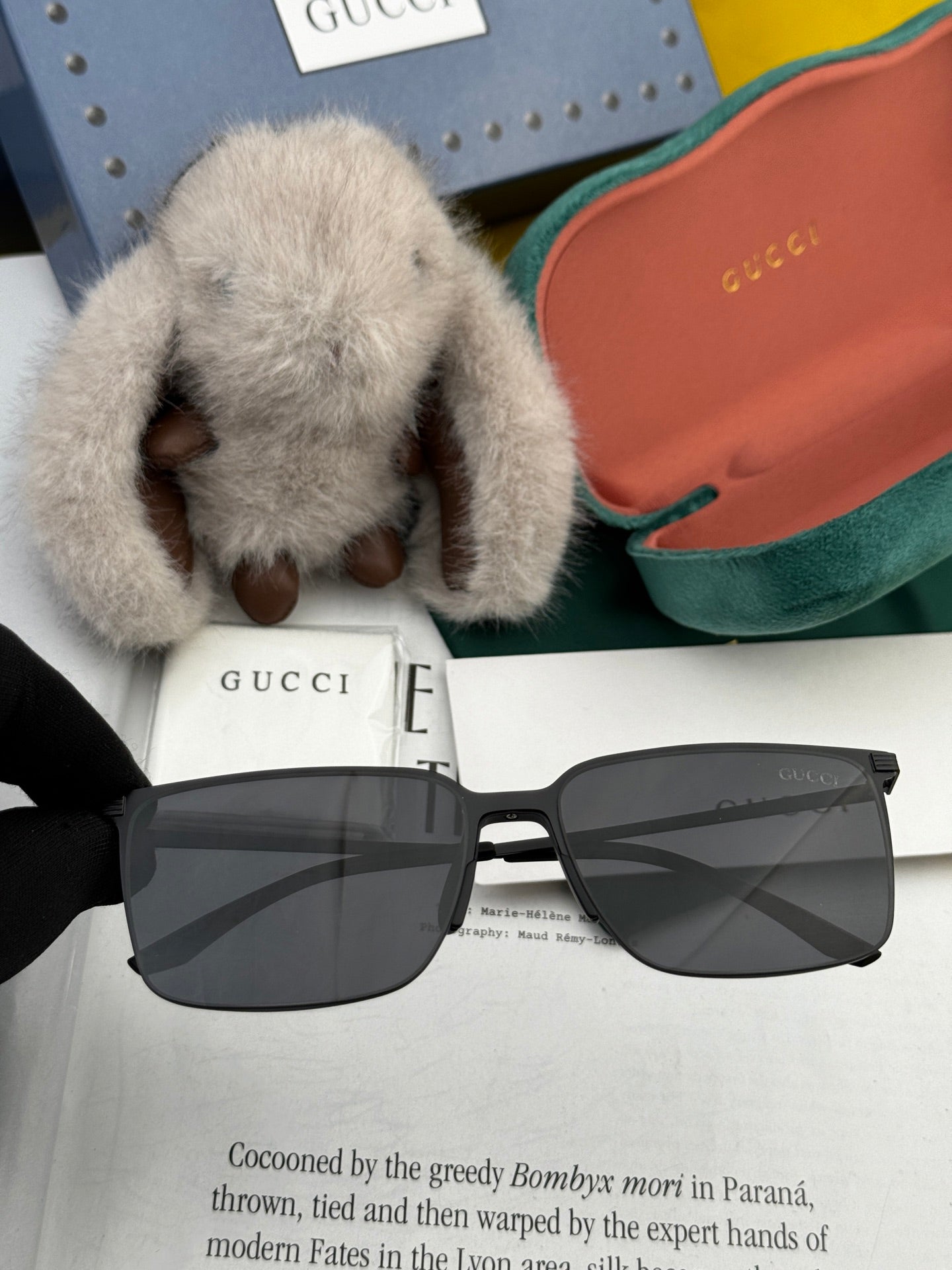 GUCCI RECTANGULAR FRAME SUNGLASSES G01810 IN METAL