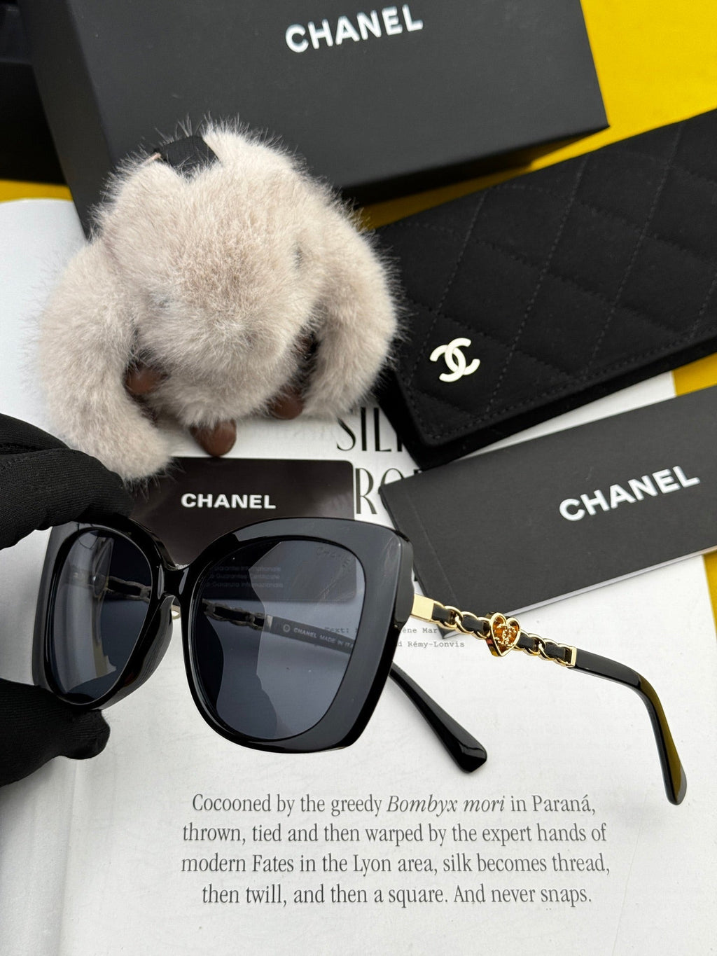CHANEL SQUARE SUNGLASSES CH25801 IN ACETATE HEART CHAIN METAL